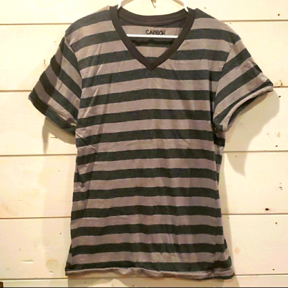 STRIPED V-NECK CARBON SHIRT